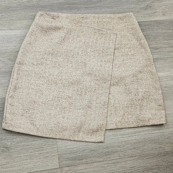 Source Unknown Dresses & Skirts - Elegant Cream Skirt